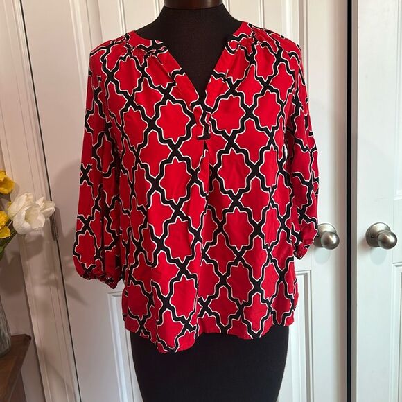 Crown & Ivy 3/4 Sleeve Peasant Top Petite Med Red and Black Print - Picture 1 of 5